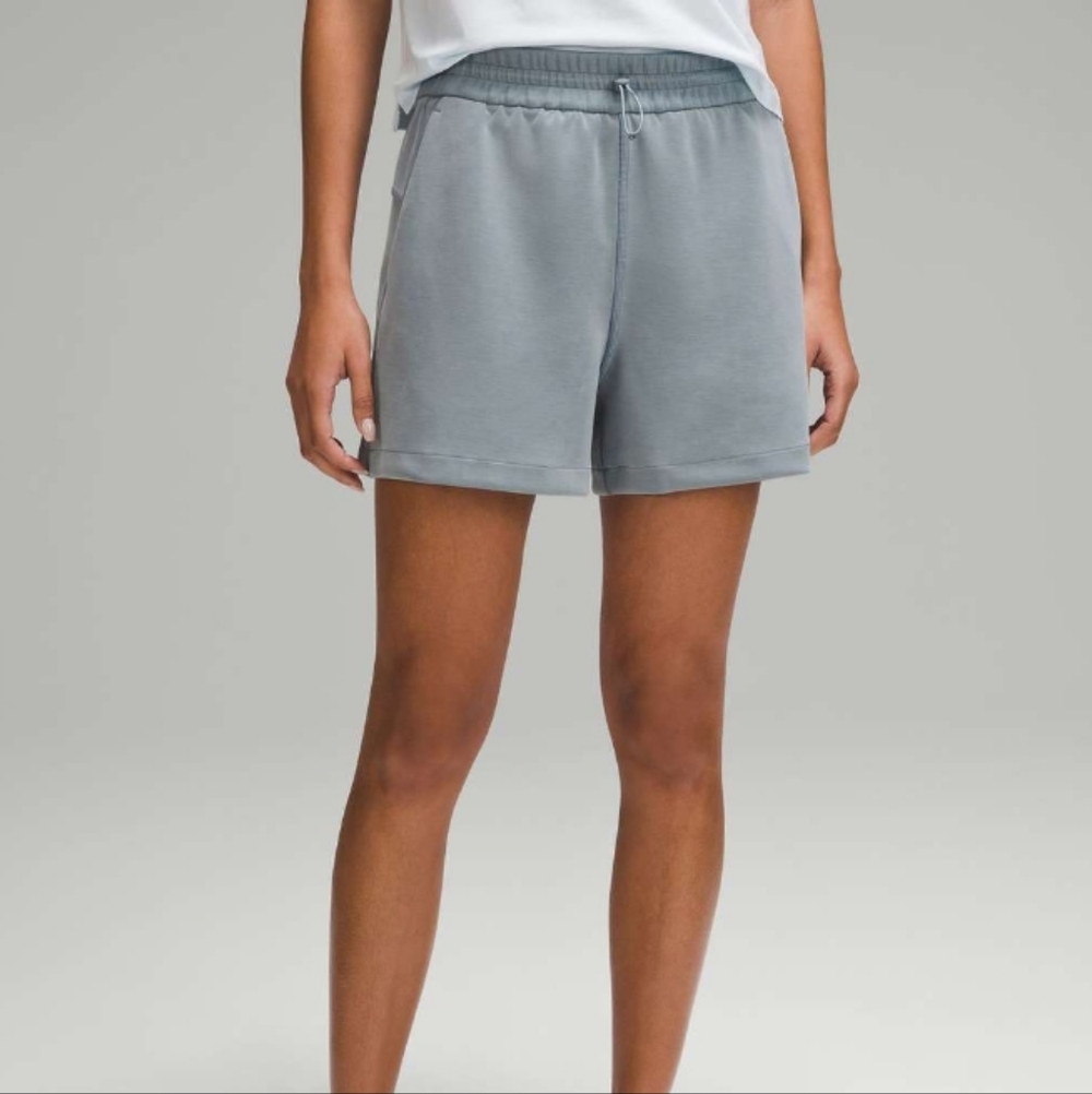 Lululemon Softstreme Shorts Women Size 10 Blue High Rise Knit